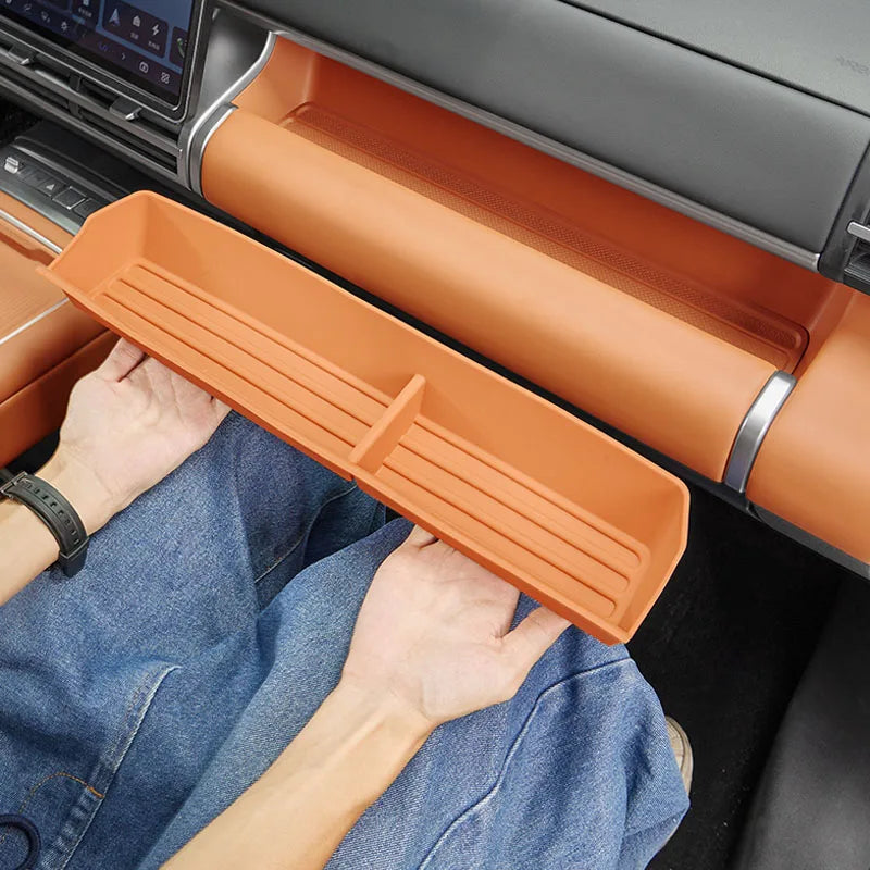 BYD Leopard Ti7 Silicone Dashboard Organizer | Co-Pilot Storage Box & Protective Pad